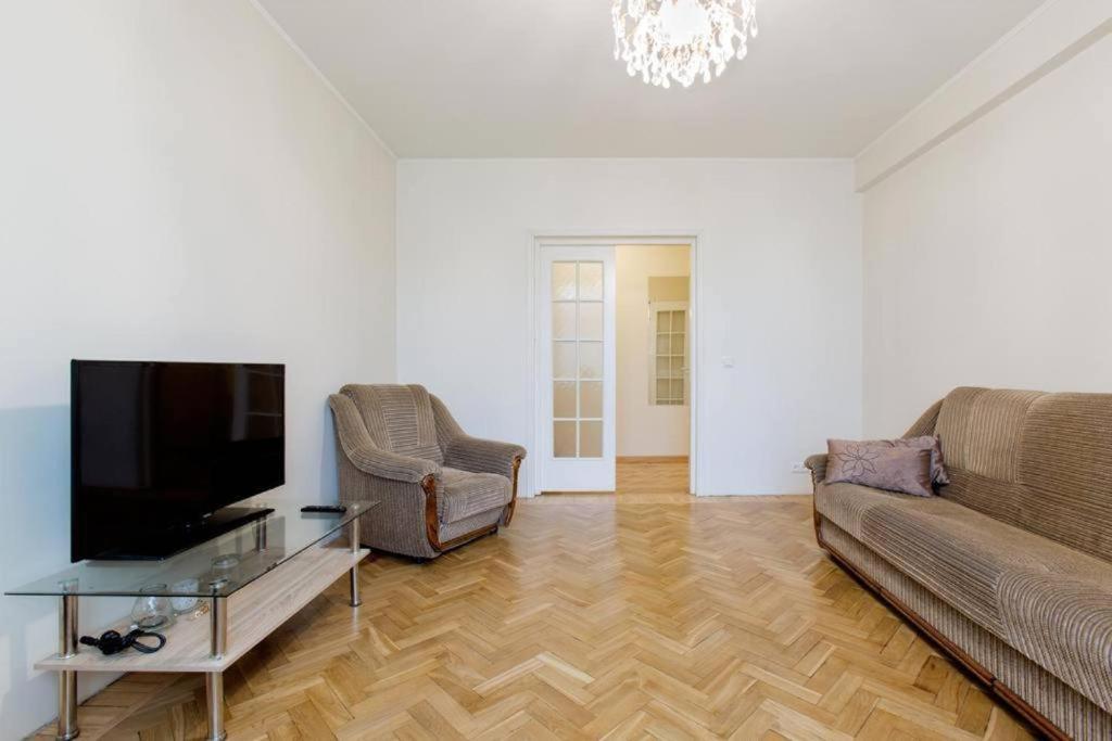 Bright Apartment Near Bus Statioon تالين المظهر الخارجي الصورة